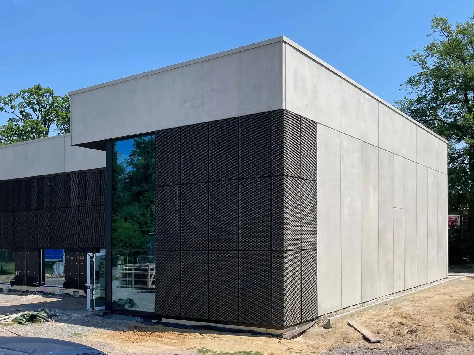 Fertigteilfassade der PTB Braunschweig nach der Instandsetzung